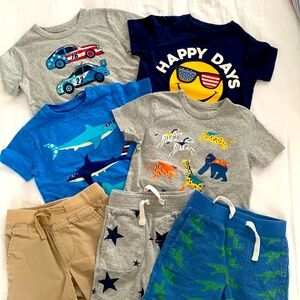GAP bundle - Size 2 YR - 4 Shirts + 3 Shorts